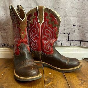Ariat Womens size 7.5 B red and brown round toe cowgirl boots